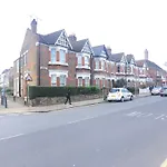 Single Room Near Bayswater Close To Tube & Bus
