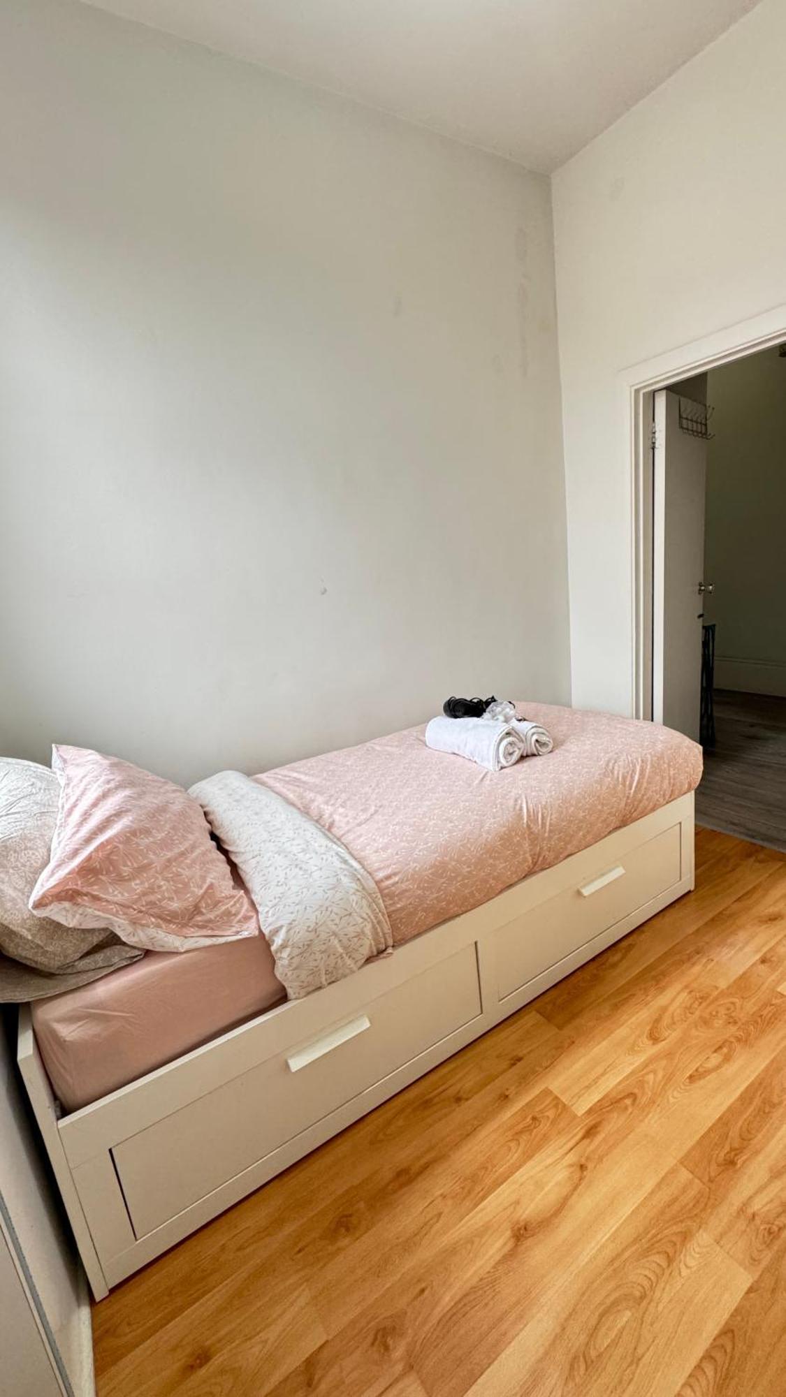 Single Near Bayswater Close To Tube & Bus * Londra